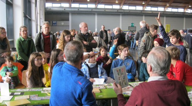 Heftige Bietergefechte am Jugendstand in Friedrichshafen